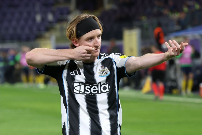 Liverpool muốn ký với Gordon