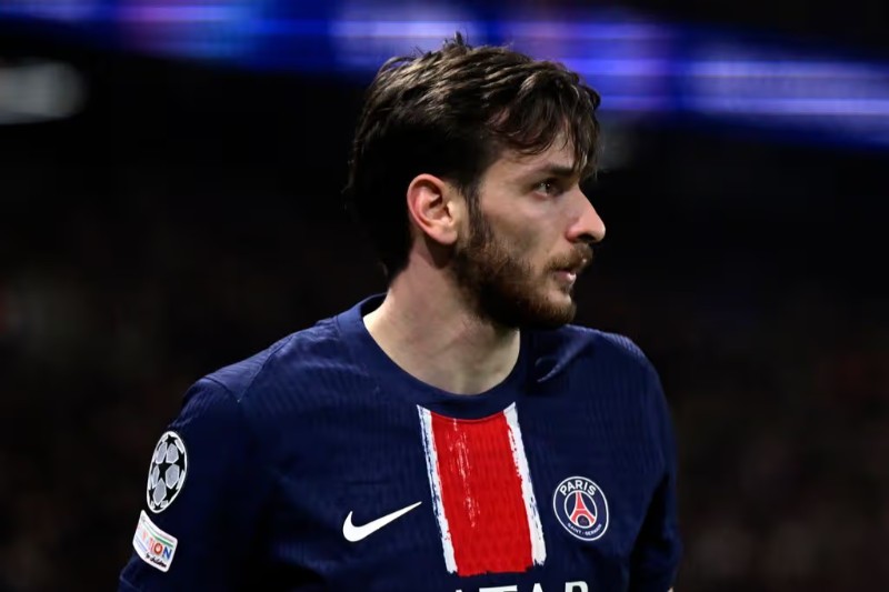 Kvaratskhelia vẫn là trụ cột trong đội hình của PSG