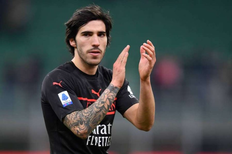 Arsenal từ bỏ Tonali để mua các cầu thủ người Đức