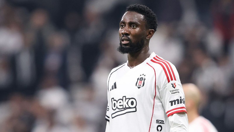 MU trao đổi một ngôi sao lấy Wilfred Ndidi 2 MU trao đổi Bayindir lấy Ndidi