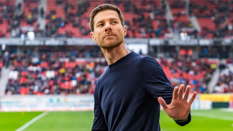 HLV Xabi Alonso sắp cập bến Liverpool? 2 Alonso có thể thay thế Arne Slot vào cuối mùa
